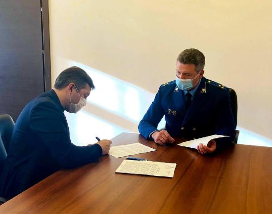 Прокуратура предостерегла главу Минздрава Иркутской области от нарушения законодательства