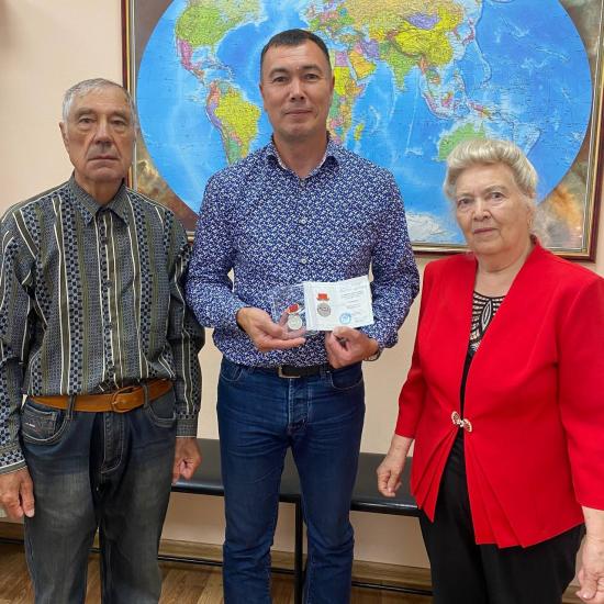 Депутат Законодательного Собрания Иркутской области Евгений Сарсенбаев удостоен медали «Непокорённые»