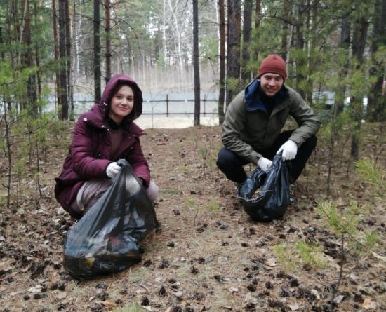 Сотрудники АО «Саянскхимпласт» приняли участие в общегородском субботнике в Саянске