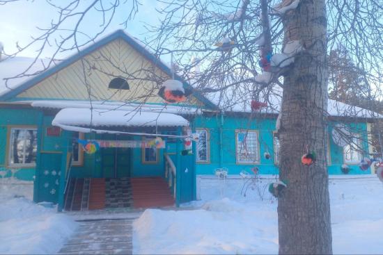 Деревянное здание школьной столовой сгорело ночью в селе Тальники Черемховского района
