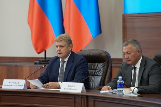 Подготовку к отопительному периоду обсудили Полпред Президента в СФО Анатолий Серышев и Губернатор Иркутской области Игорь Кобзев