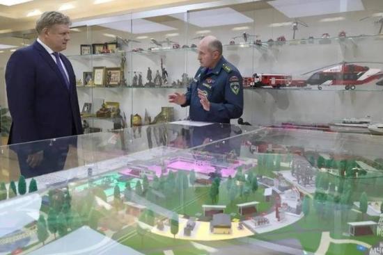 Рабочую встречу провели глава МЧС России Александр Куренков и полпред Президента РФ в СФО Анатолий Серышев