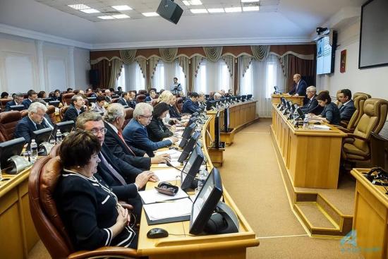 На предстоящей сессии ЗС депутаты рассмотрят 35 вопросов