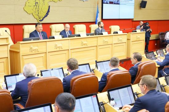 Сергей Сокол: в центре внимания 12-й сессии Заксобрания были вопросы поддержки детства