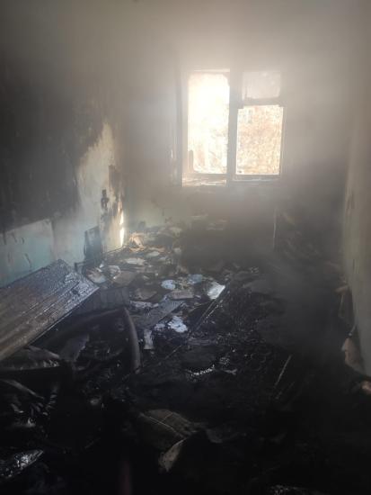 Мужчину с детьми и женщину спасли на пожаре в многоэтажке на Баумана в Иркутске