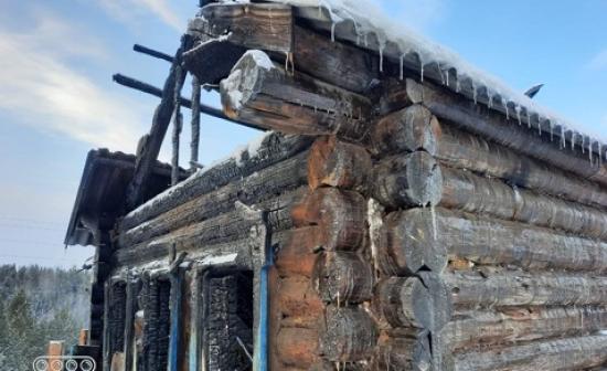 Жителя Тулунского района подозревают в поджоге дома знакомого из-за ссоры
