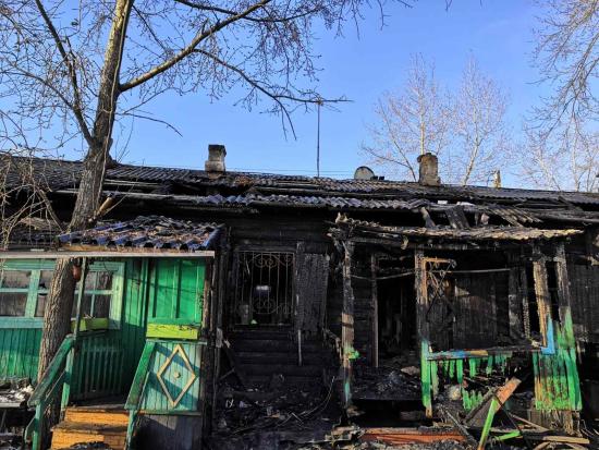 Пожарные спасли трех человек в Иркутской области за выходные