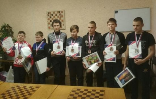 Школьники Братска выиграли 16 медалей на первенстве СФО по стоклеточным шашкам