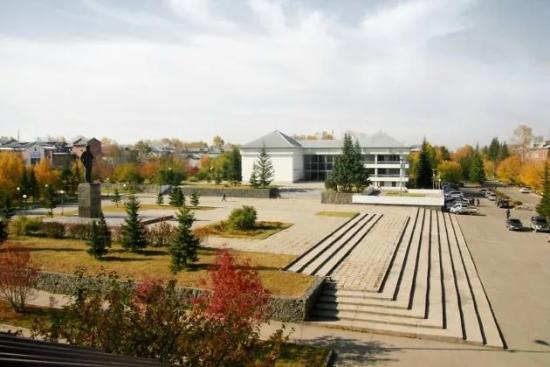 Более километра трубопровода заменят в Шелехове