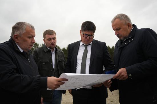 Благоустройство и развитие ЖКХ Шелехова обсуждали представители правительства региона