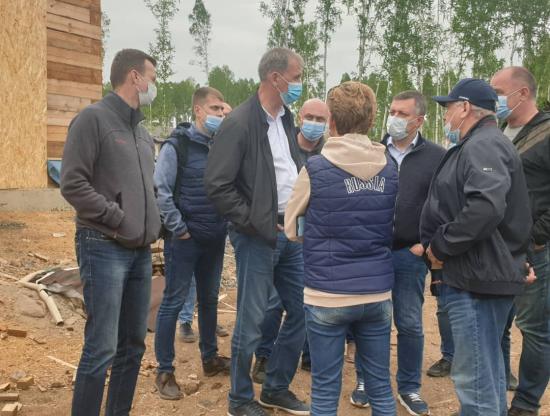 Денис Шершнёв посетил строительные площадки в Тулуне и Тулунском районе
