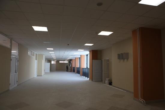 Внутреннюю отделку нового блока школы № 14 завершают в Иркутске