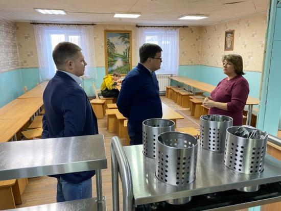 Организацию питания в школах совместно проверят минобр региона и штабы родительского контроля