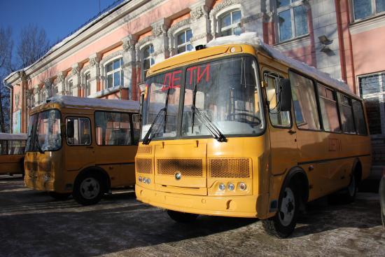 Здесь осуществляется доставка до образовательных учреждений и обратно домой более 5,5 тыс. школьников Новые школьные автобусы получил Иркутский район
