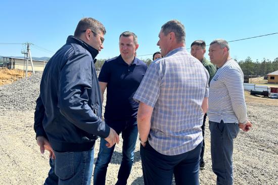 На трёх участках дорог на острове Ольхон возобновились ремонтные работы