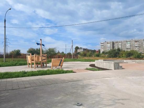 Опоры освещения начали монтировать в «Сквере Будущего» в Иркутске