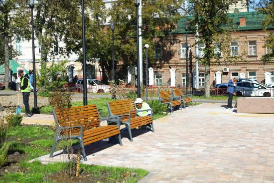 Мэр Иркутска Руслан Болотов проверил ход благоустройства в Октябрьском округе