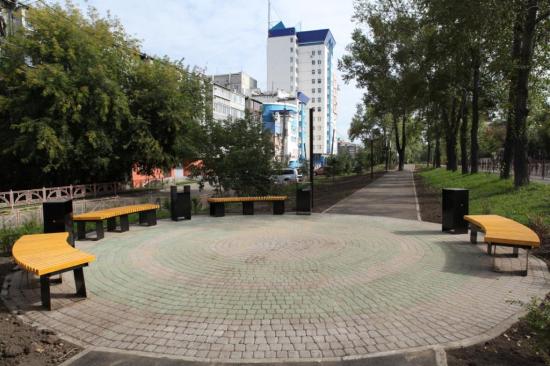 Благоустройство сквера перед бассейном «Изумруд» в Иркутске планируют завершить до 1 сентября