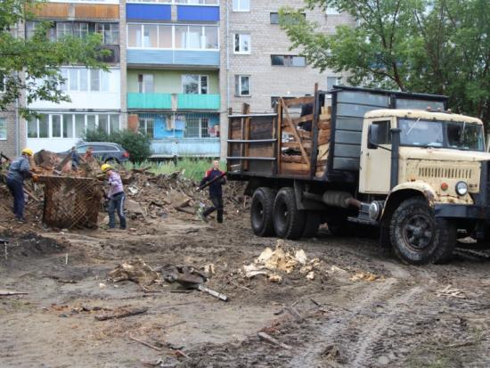 В Ангарске сносят ветхие бараки в двух микрорайонах