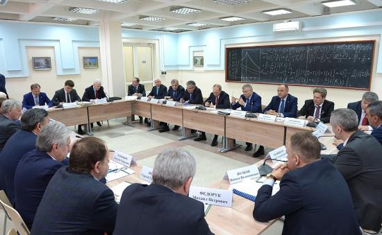 Президент России предложил подготовить документы по проектам онлайн-мониторинга Байкала и модернизации Байкальского музея Владимир Путин одобрил предложения Иркутского научного центра