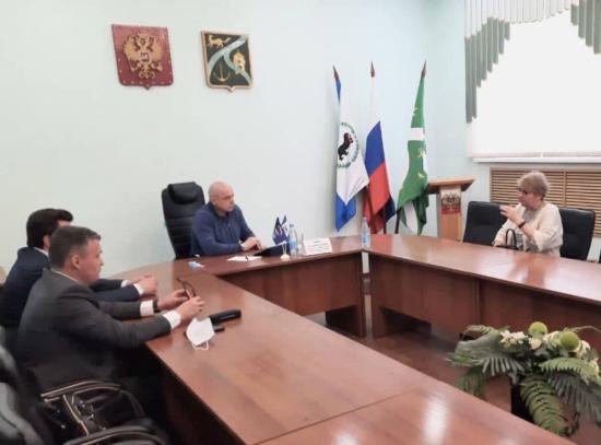 Сергей Сокол провёл приём граждан в Усть-Кутском районе