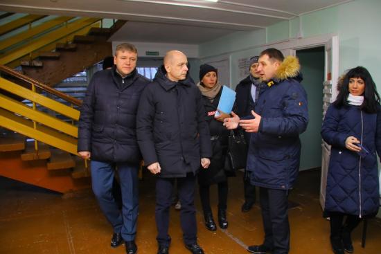 Депутаты Заксобрания взяли на контроль завершение ремонта СОК «Чемпион» в Братском районе
