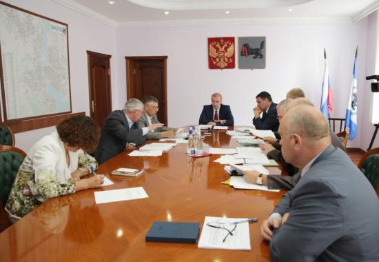 Губернатор Иркутской области Сергей Левченко провел совещание по вопросу возобновления строительства Дома спорта в поселке Усть-Ордынский Проект Дома спорта в поселке Усть-Ордынский доработают с учетом современных требований