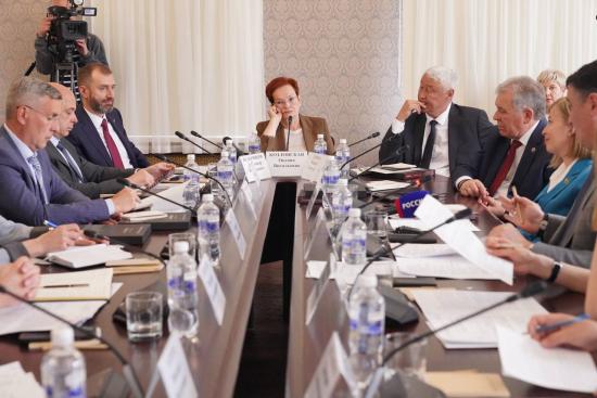 Практику регионов в законодательном обеспечении охраны объектов культурного наследия обсудил в Иркутске Совет законодателей СФО