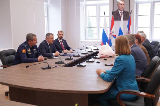 Делегация Совета законодателей СФО посетила Иркутское Суворовское военное училище