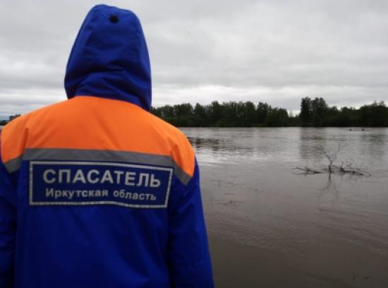 Спасатели отправились в районы Иркутской области, находящиеся в зоне паводка