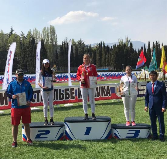 Спортсменка из УОБО Любовь Александрова завоевала серебро на первенстве России по стрельбе из лука