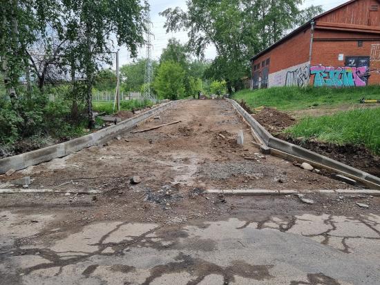 Новую дорогу строят в микрорайоне Байкальский в Иркутске