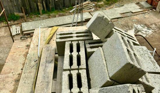 Рабочий погиб на строительной площадке в Иркутске в результате несчастного случая