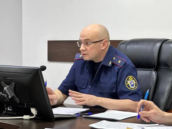 Руководитель следственного управления провел личный прием жителей дома по улице Пискунова в Иркутске