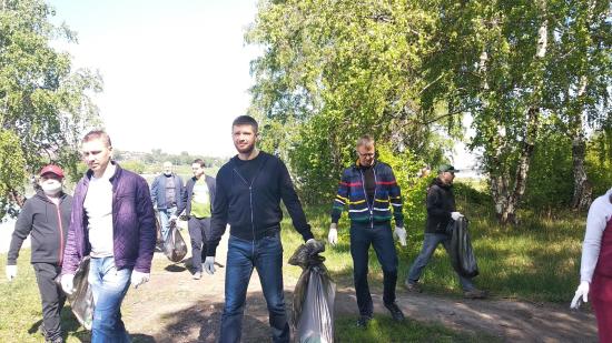 Администрация и Дума Иркутска вышли на городской субботник