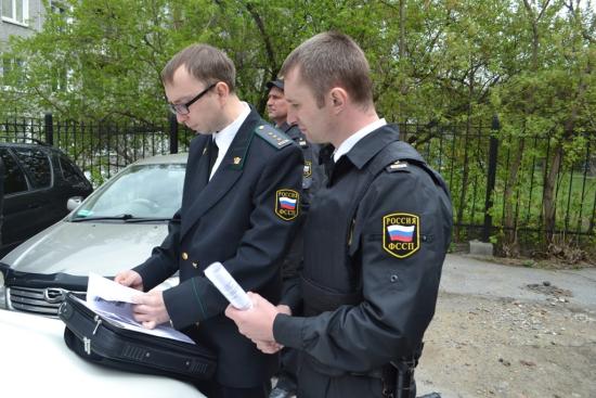 Товар иркутского предпринимателя с изображением медведя арестовали судебные приставы