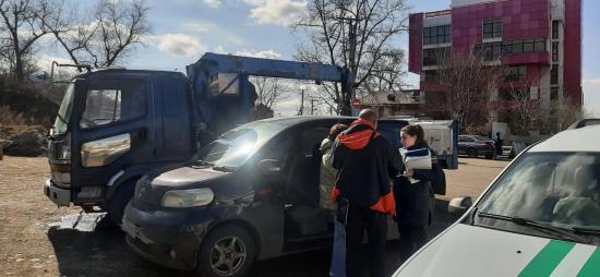 Судебные приставы провели рейд по парковкам торговых центров Иркутска в поисках должников