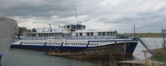 Пассажирский корабль «Иркутск» загрязнял акваторию Байкала