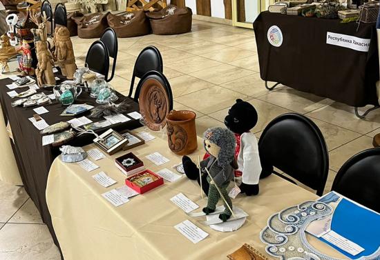 Изделия мастеров Иркутской области заняли призовые места на окружном этапе конкурса «Туристический сувенир»