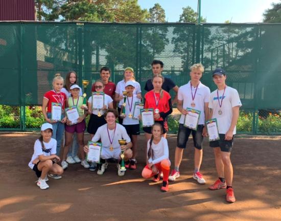 Спортсмены из Шелехова и Иркутска выиграли первенство региона по теннису