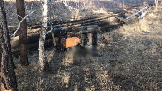 Водитель трактора погиб в Иркутском районе
