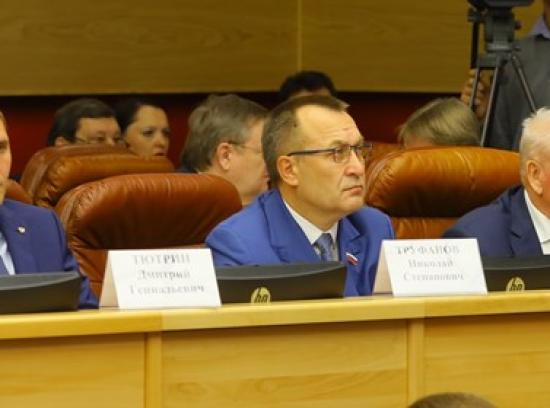 На должность председателя комитета по собственности и экономической политике ЗС Иркутской области избран Николай Труфанов Николай Труфанов занял в ЗС Иркутской области должность председателя комитета по собственности и экономической политике