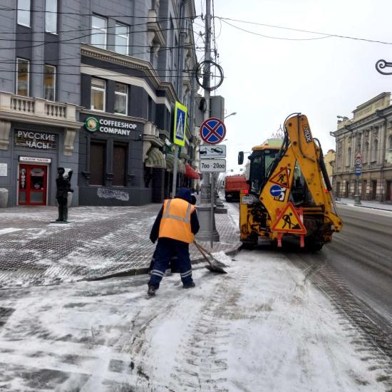 Улицы Иркутска убирают в усиленном режиме