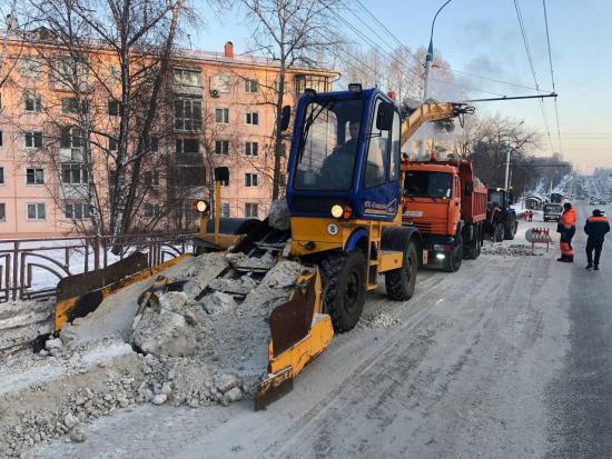 Дорожные службы Иркутска работают и в сильные морозы