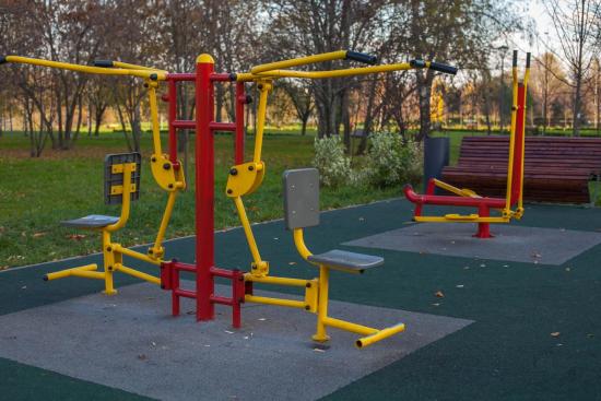 Новую тренажерную площадку установили на острове Юность в Иркутске