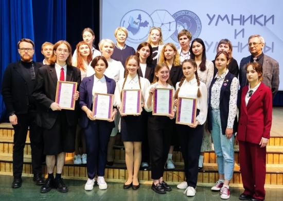 Школьники из Приангарья примут участие в очередном сезоне телевизионной олимпиады «Умницы и умники»