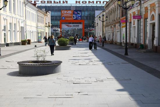Асфальт уложат в центральной части улицы Урицкого в Иркутске вместо плитки