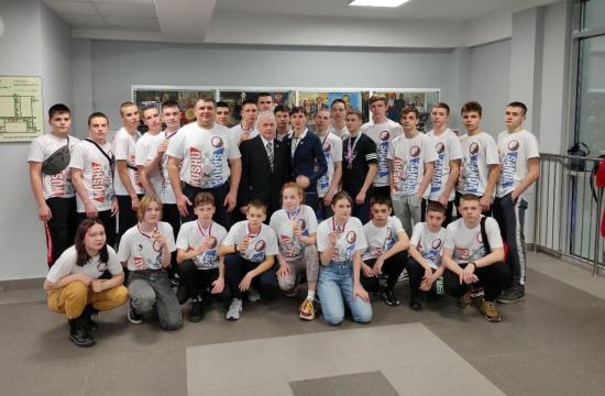 17 медалей завоевали спортсмены Приангарья на чемпионате и первенстве России по ушу-саньда