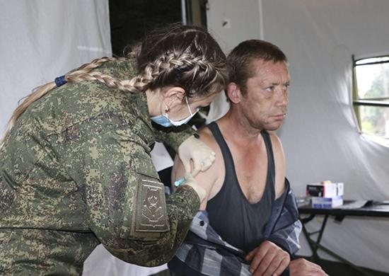 Военные медики ЦВО завершили вакцинацию населения в Тулунском районе