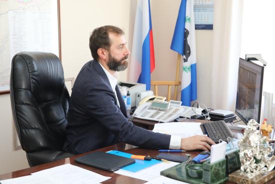 Александр Ведерников призвал депутатов Молодежного парламента активнее включиться в волонтерскую работу в период пандемии